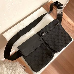Vintage GUCCI GG Supreme Canvas & Leather Waist Bum Bag Black